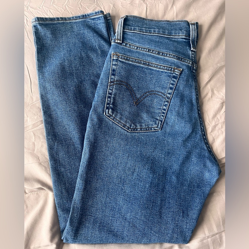 Levi's Classic Blue Jeans - Picture 3 of 16